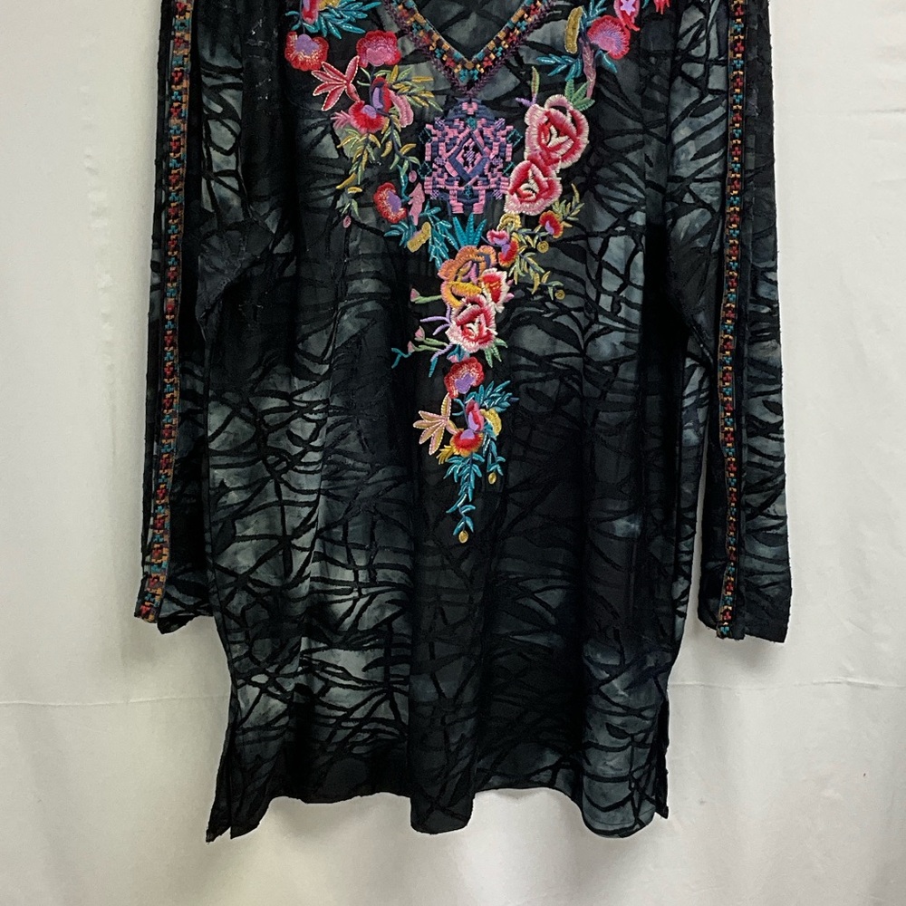 Calessa Elegant Black Tunic with Floral Embroidery - Picture 10 of 12